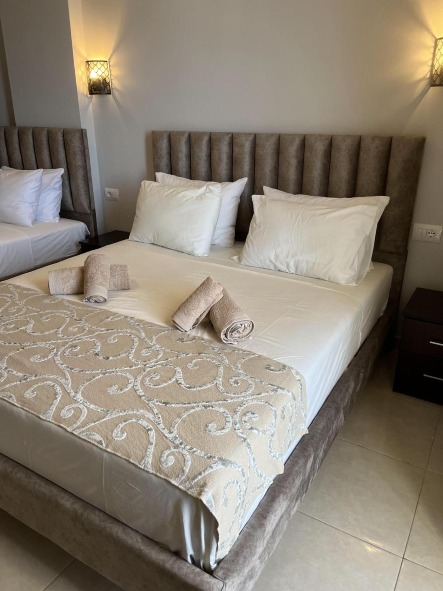 Bluemoon Suites Saranda Extérieur photo