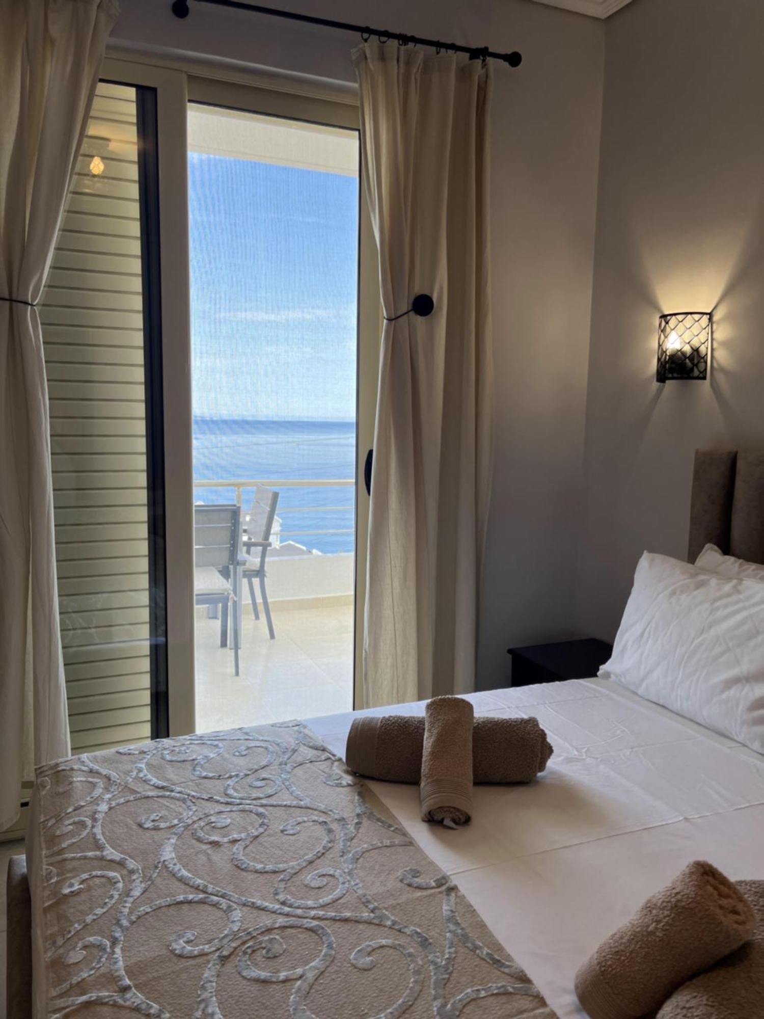Bluemoon Suites Saranda Extérieur photo