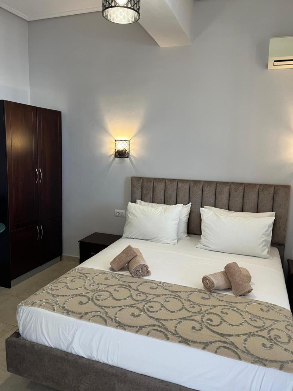Bluemoon Suites Saranda Extérieur photo